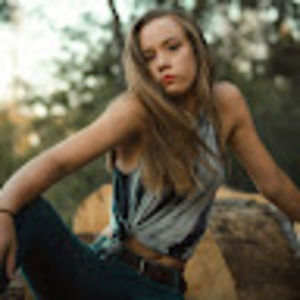 Meet your Posher, Katelyn